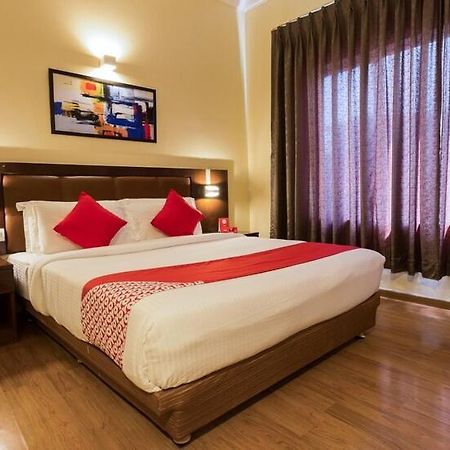 The Senate Hotel Kochi Extérieur photo