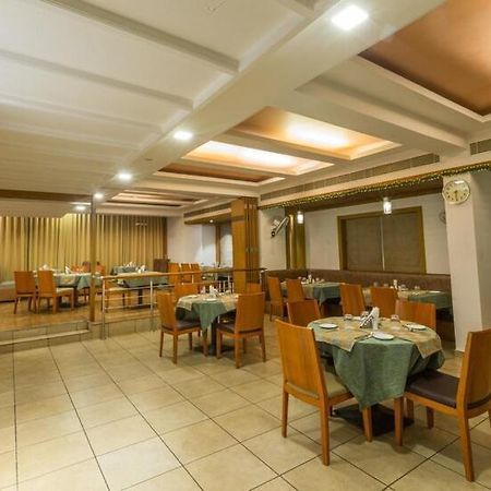 The Senate Hotel Kochi Extérieur photo