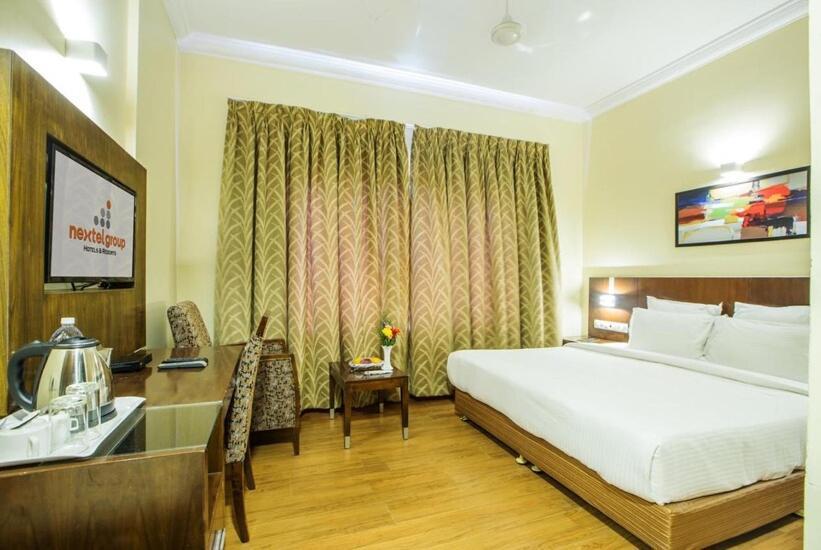 The Senate Hotel Kochi Extérieur photo