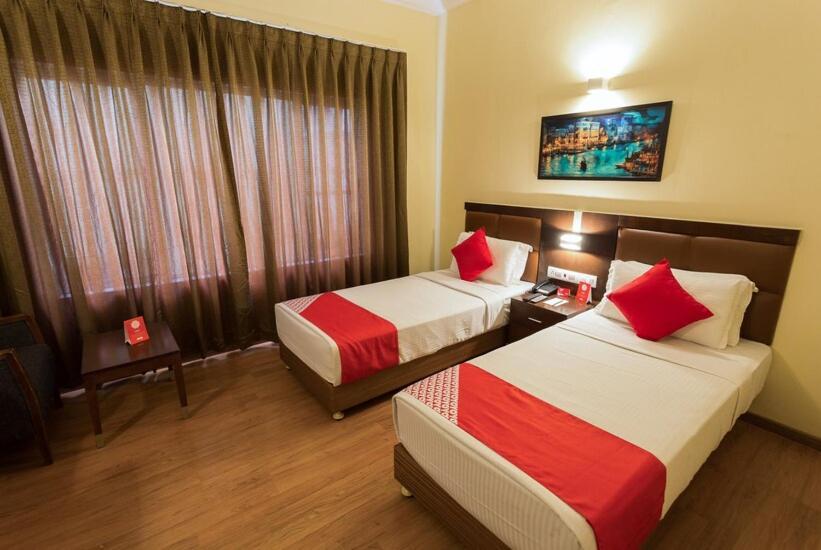 The Senate Hotel Kochi Extérieur photo