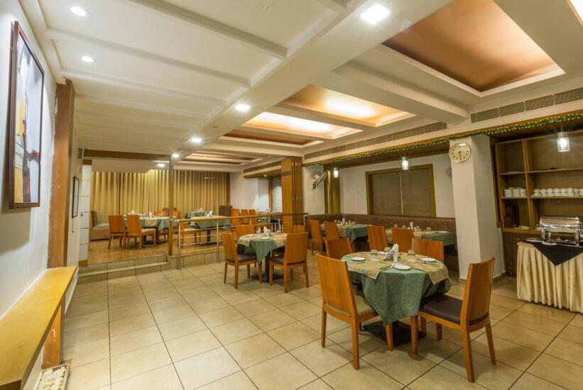 The Senate Hotel Kochi Extérieur photo