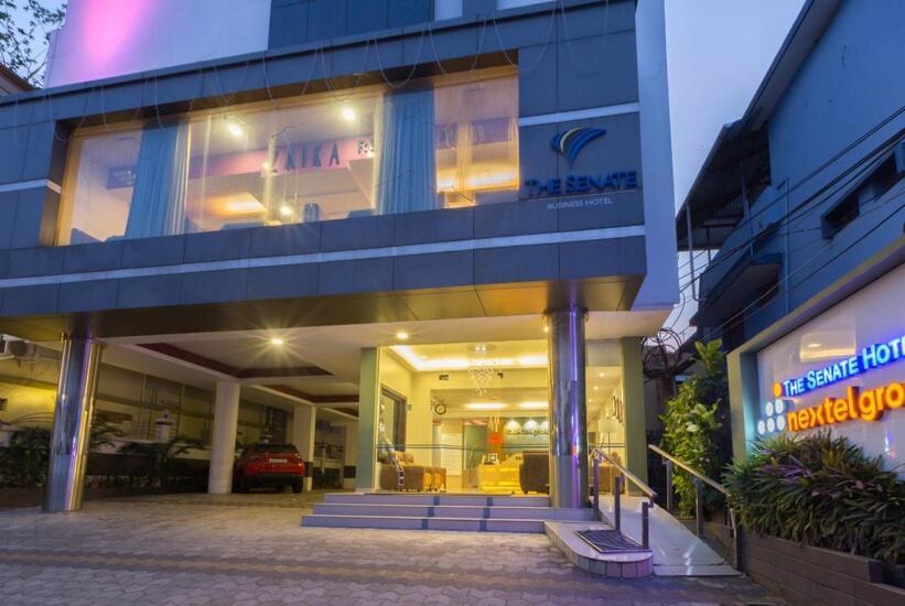 The Senate Hotel Kochi Extérieur photo