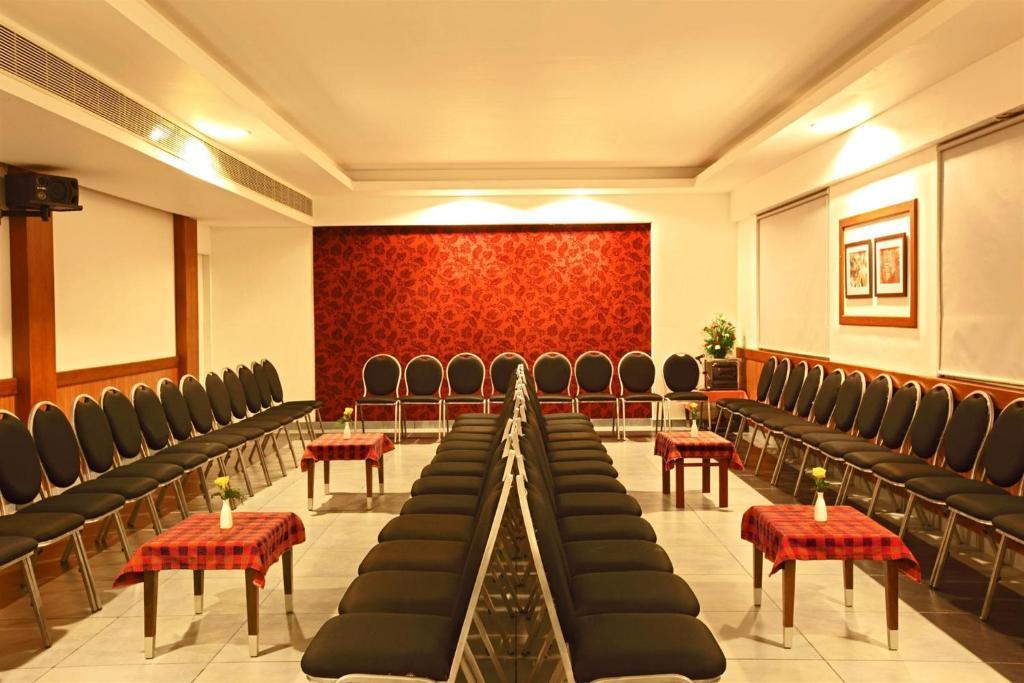 The Senate Hotel Kochi Extérieur photo