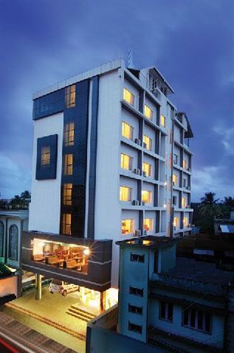 The Senate Hotel Kochi Extérieur photo